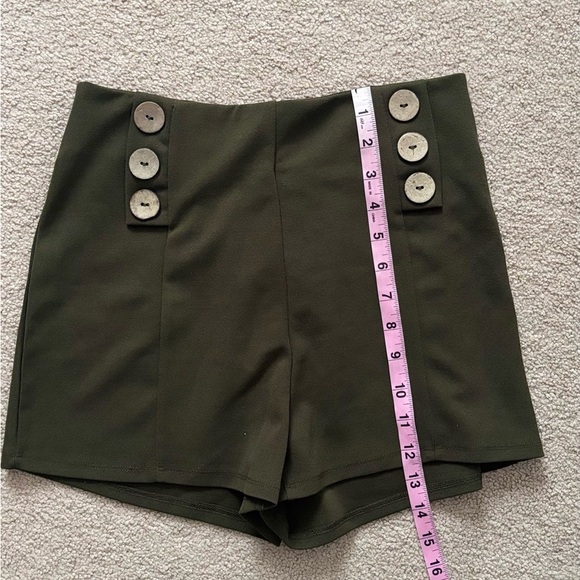 Haute Monde High waisted shorts Size Small Olive Green. - Picture 10 of 15
